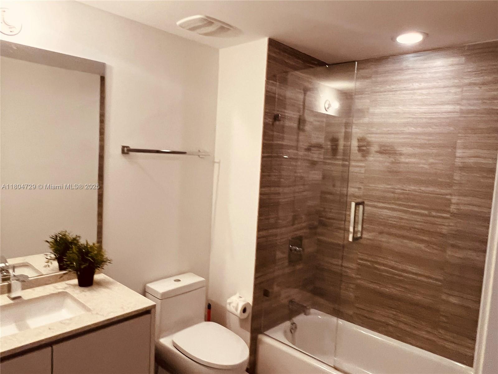 1010 Brickell Ave 2710 Property Photo 5
