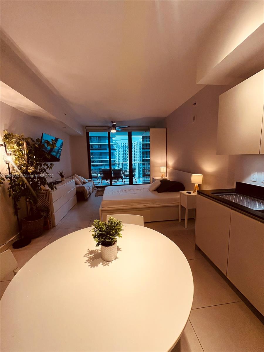 1010 Brickell Ave 2710 Property Photo 8