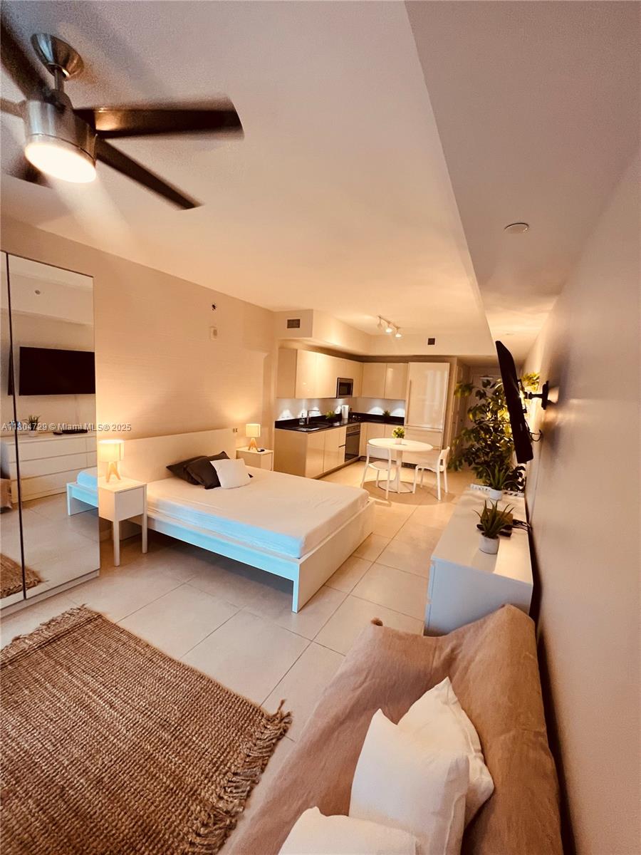 1010 Brickell Ave 2710 Property Photo 14