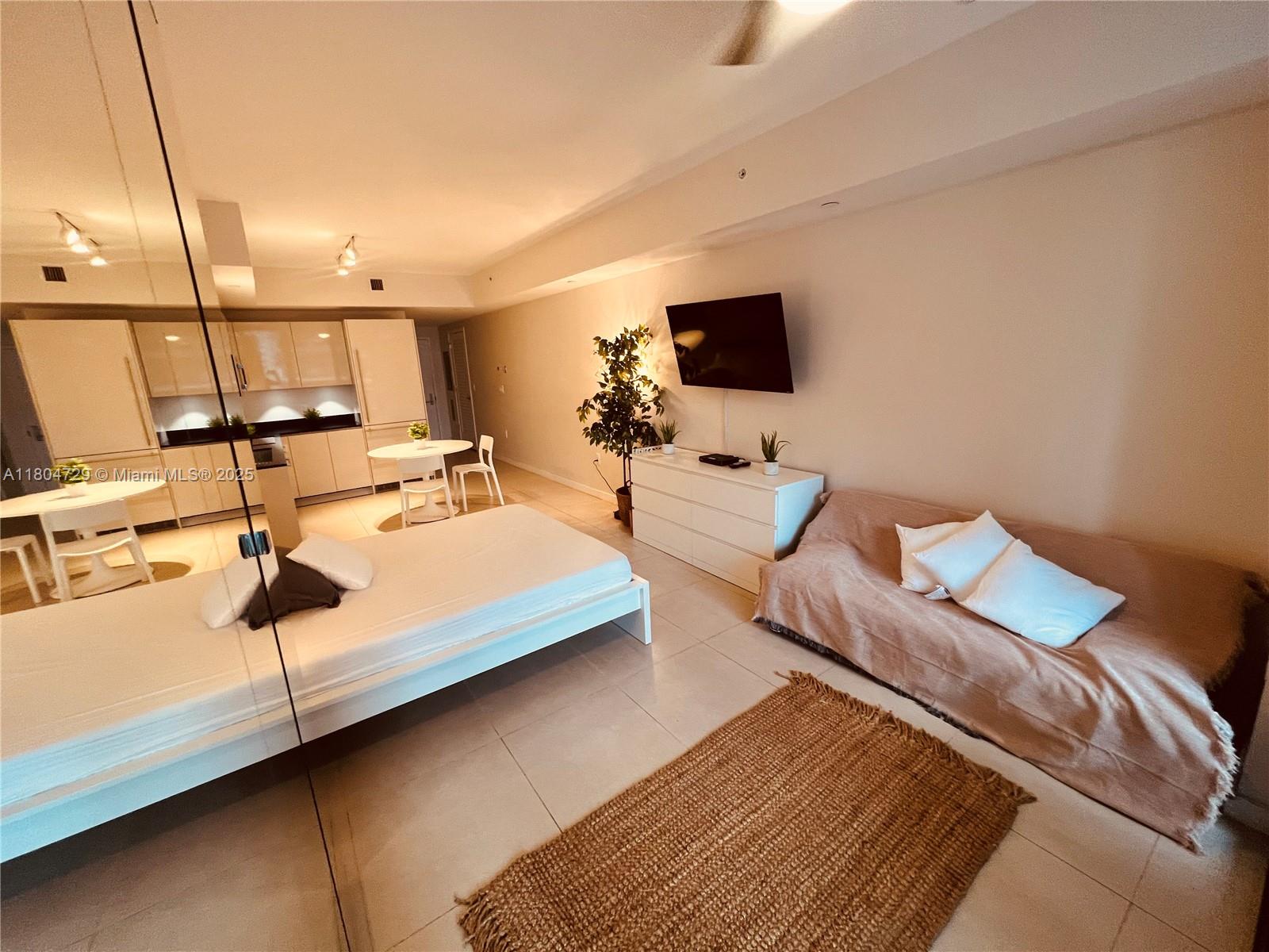 1010 Brickell Ave 2710 Property Photo 15