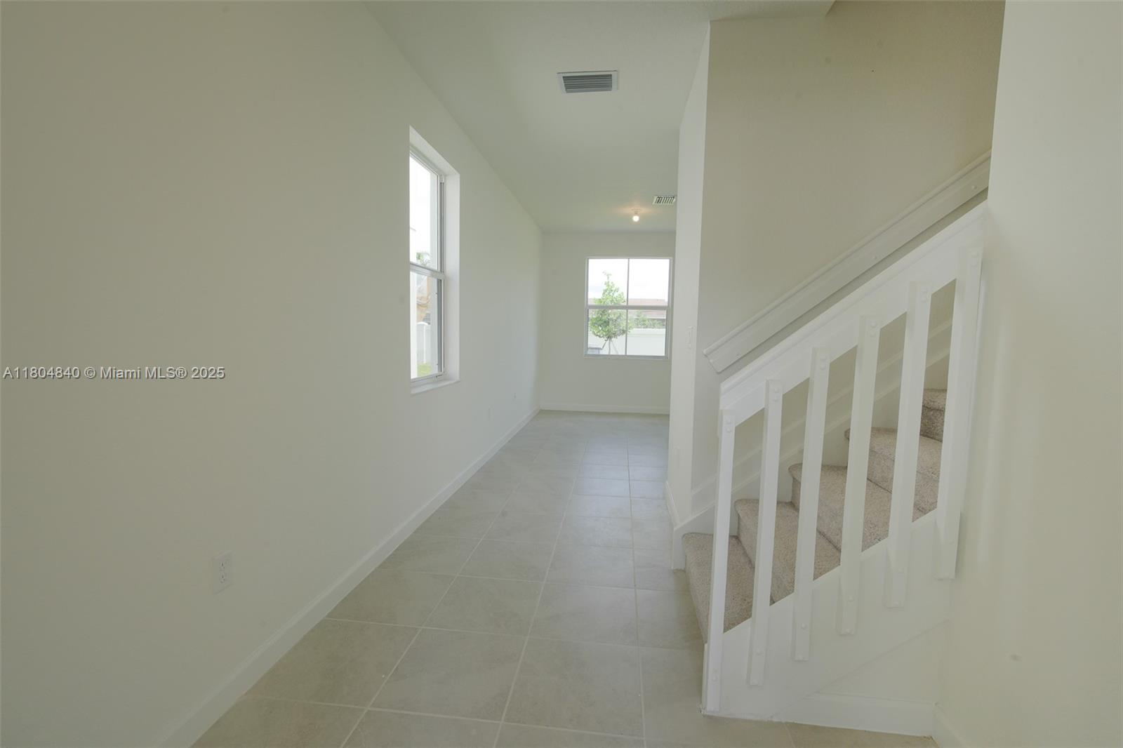 2637 Se 24th Ct . Property Photo 13