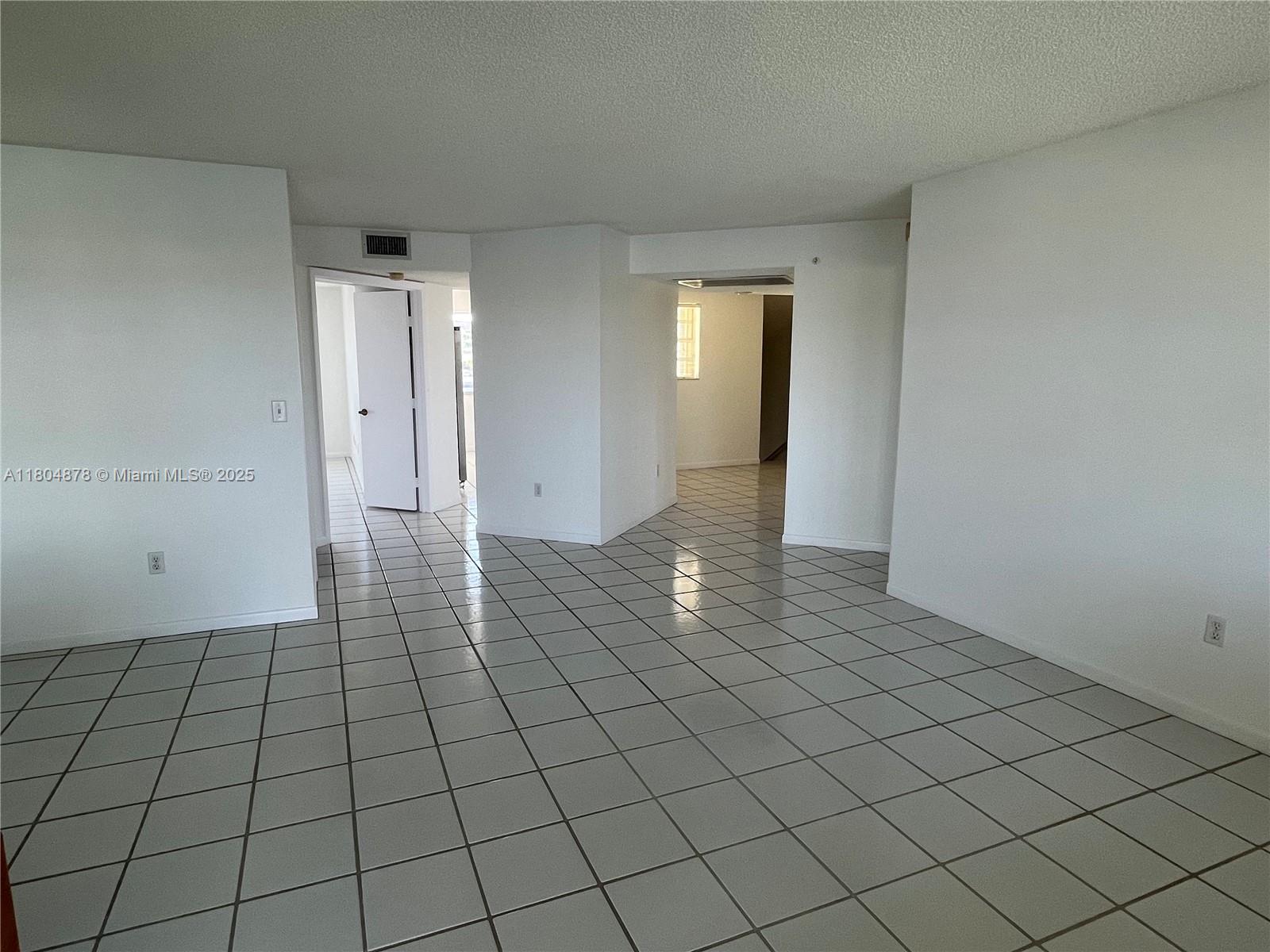 2520 Se 19th Pl 202-b Property Photo 6