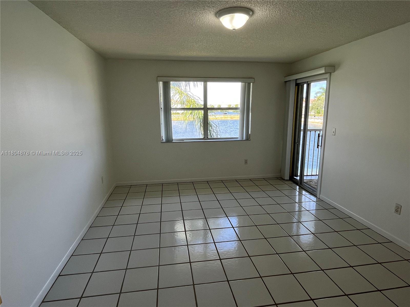 2520 Se 19th Pl 202-b Property Photo 11