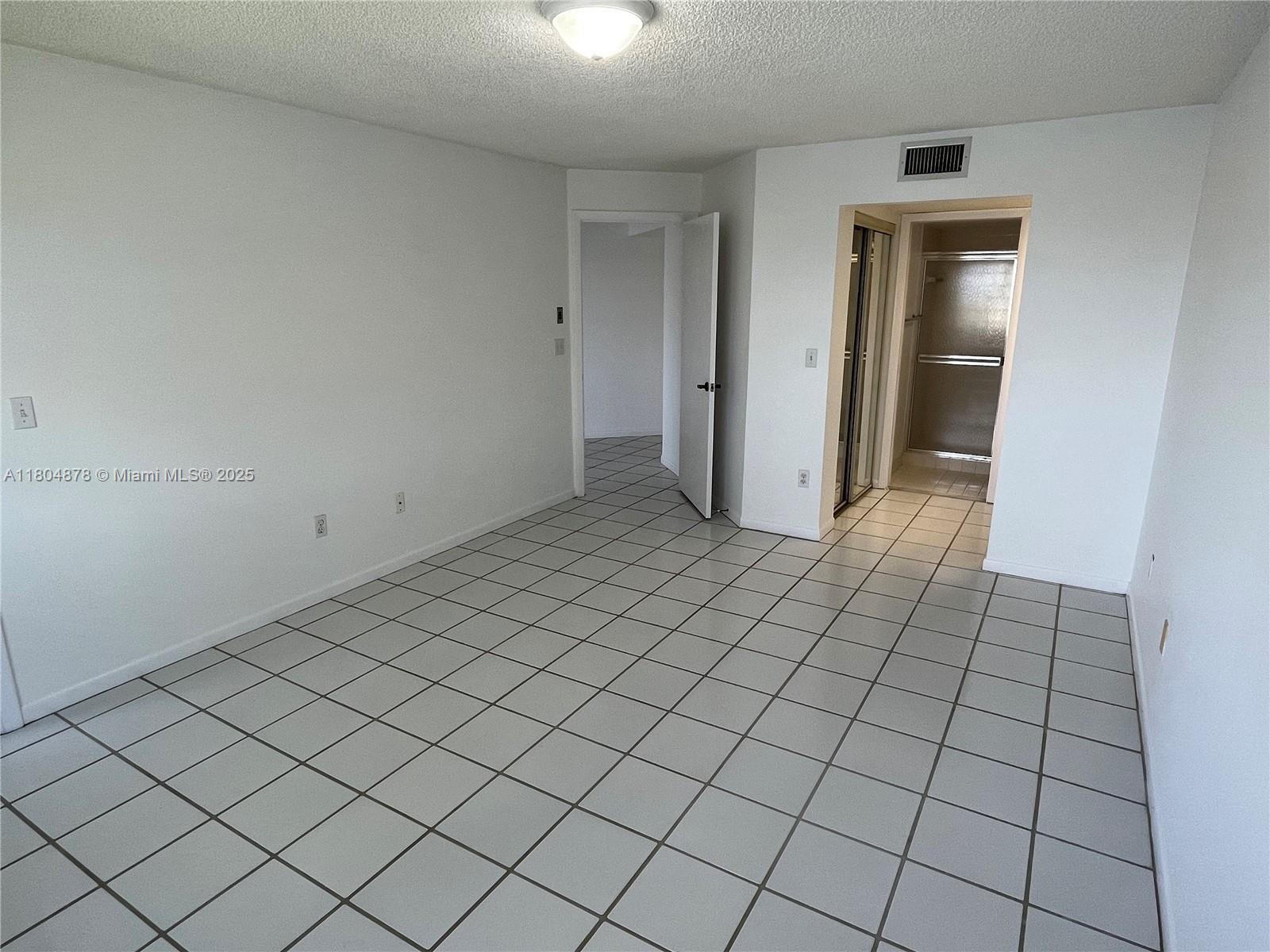 2520 Se 19th Pl 202-b Property Photo 12