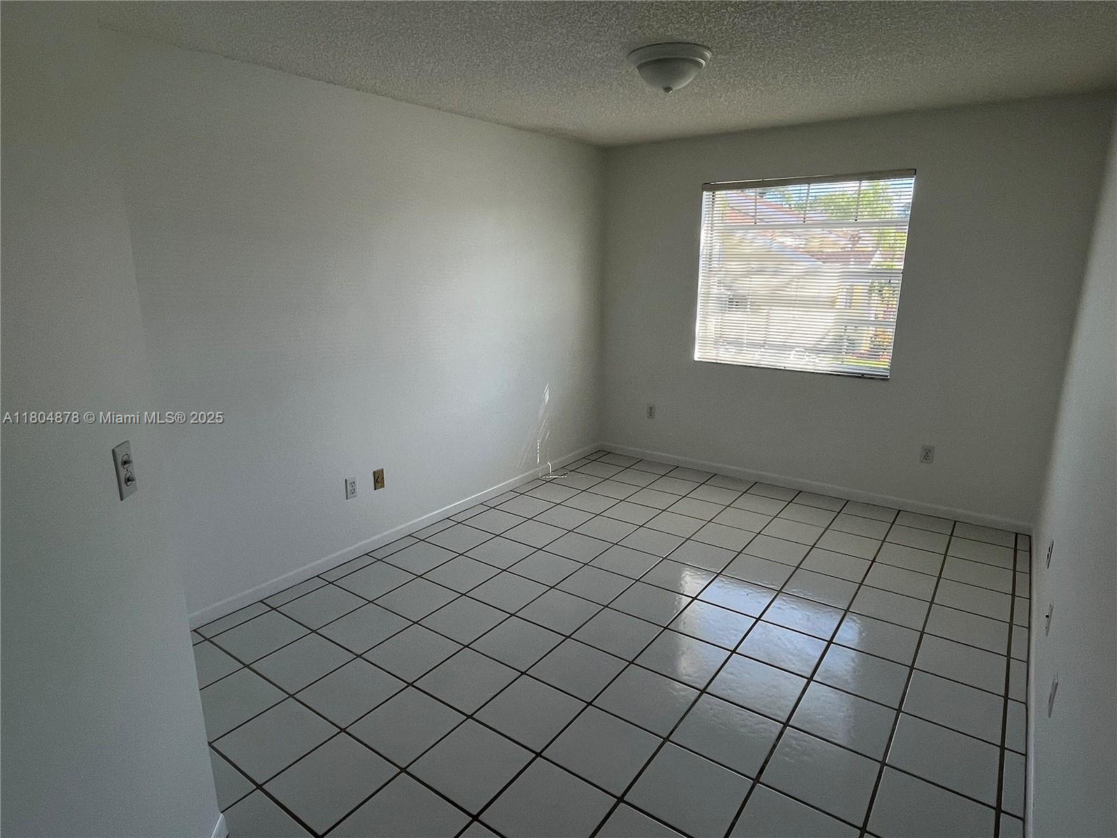 2520 Se 19th Pl 202-b Property Photo 15