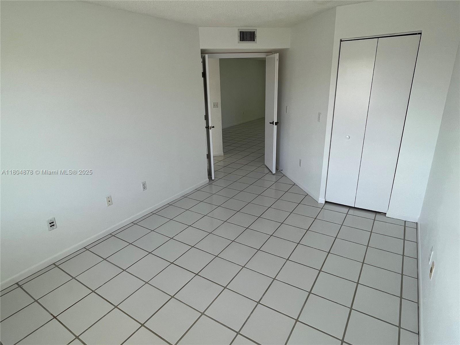 2520 Se 19th Pl 202-b Property Photo 16