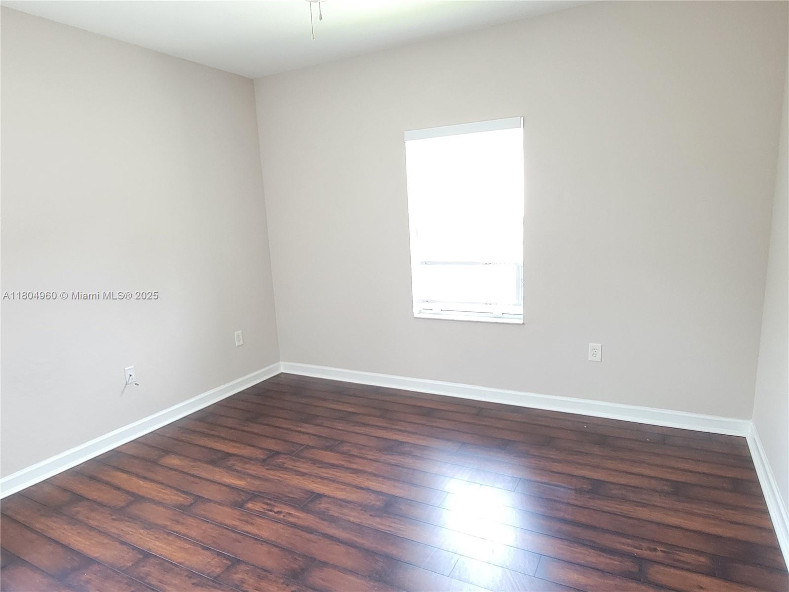 285 Ne 32nd Ter Property Photo 12