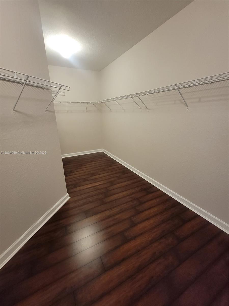 285 Ne 32nd Ter Property Photo 16