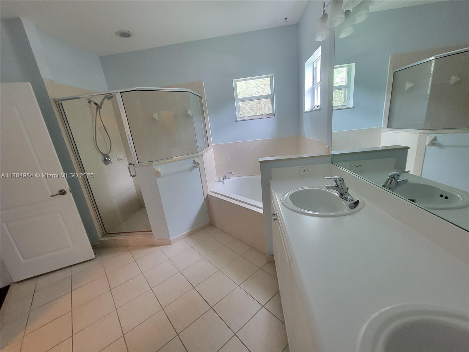 285 Ne 32nd Ter Property Photo 14