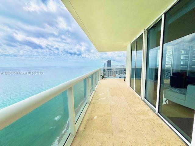 1830 S Ocean Dr 3702 Property Photo