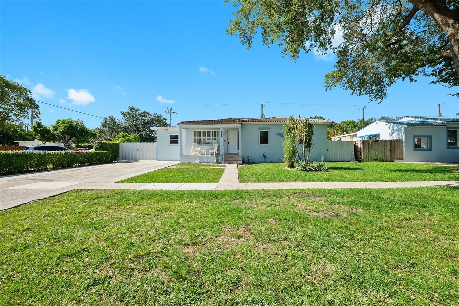 771 Swan Ave Property Photo 1