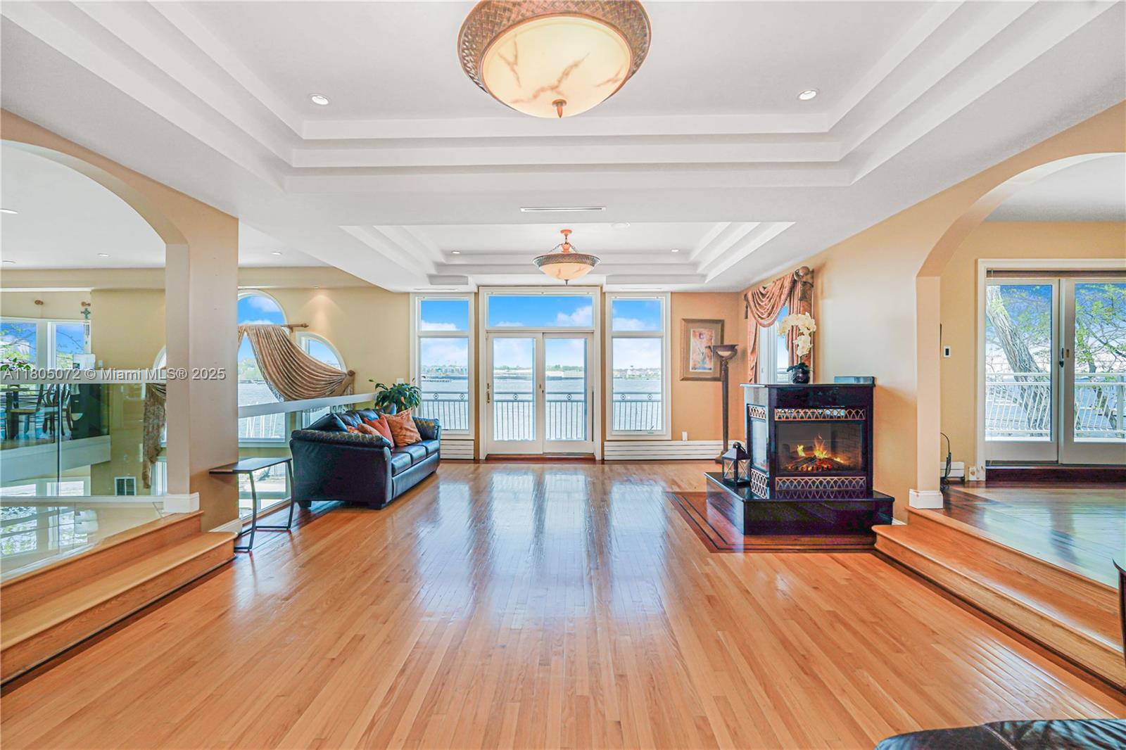 30 Aviva Ct