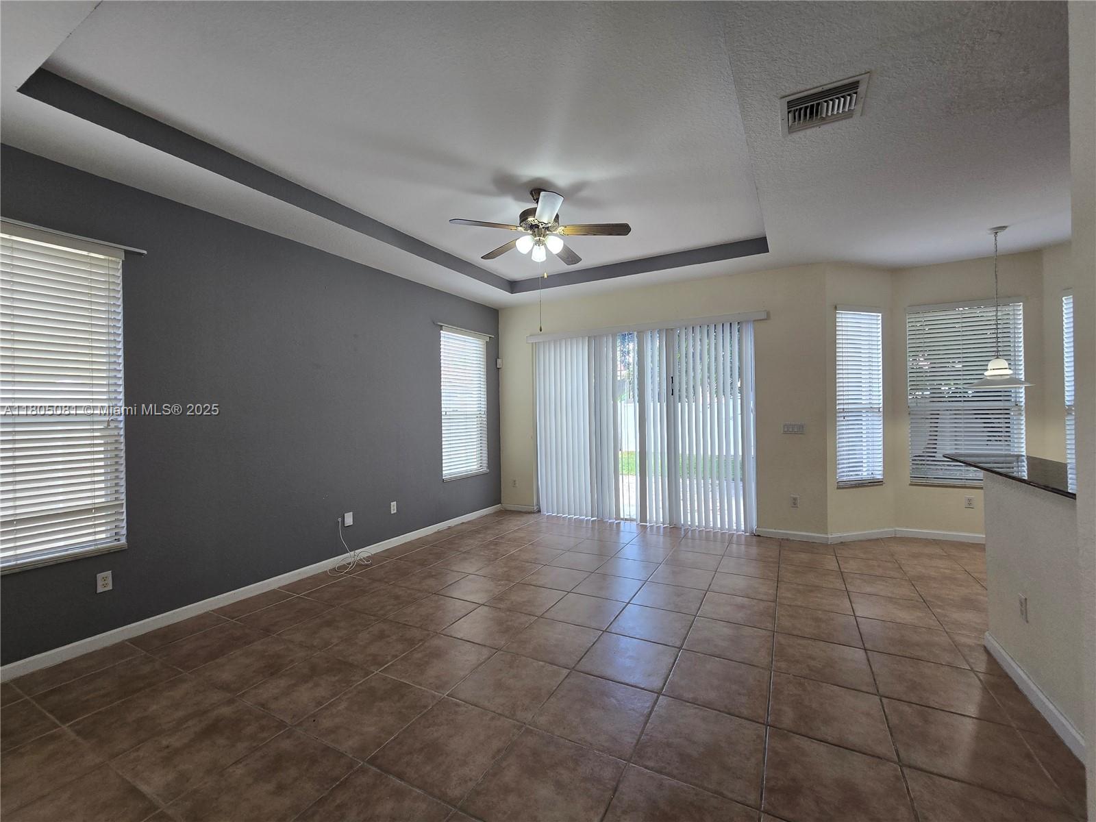 1750 Ne 37th Pl Property Photo 19