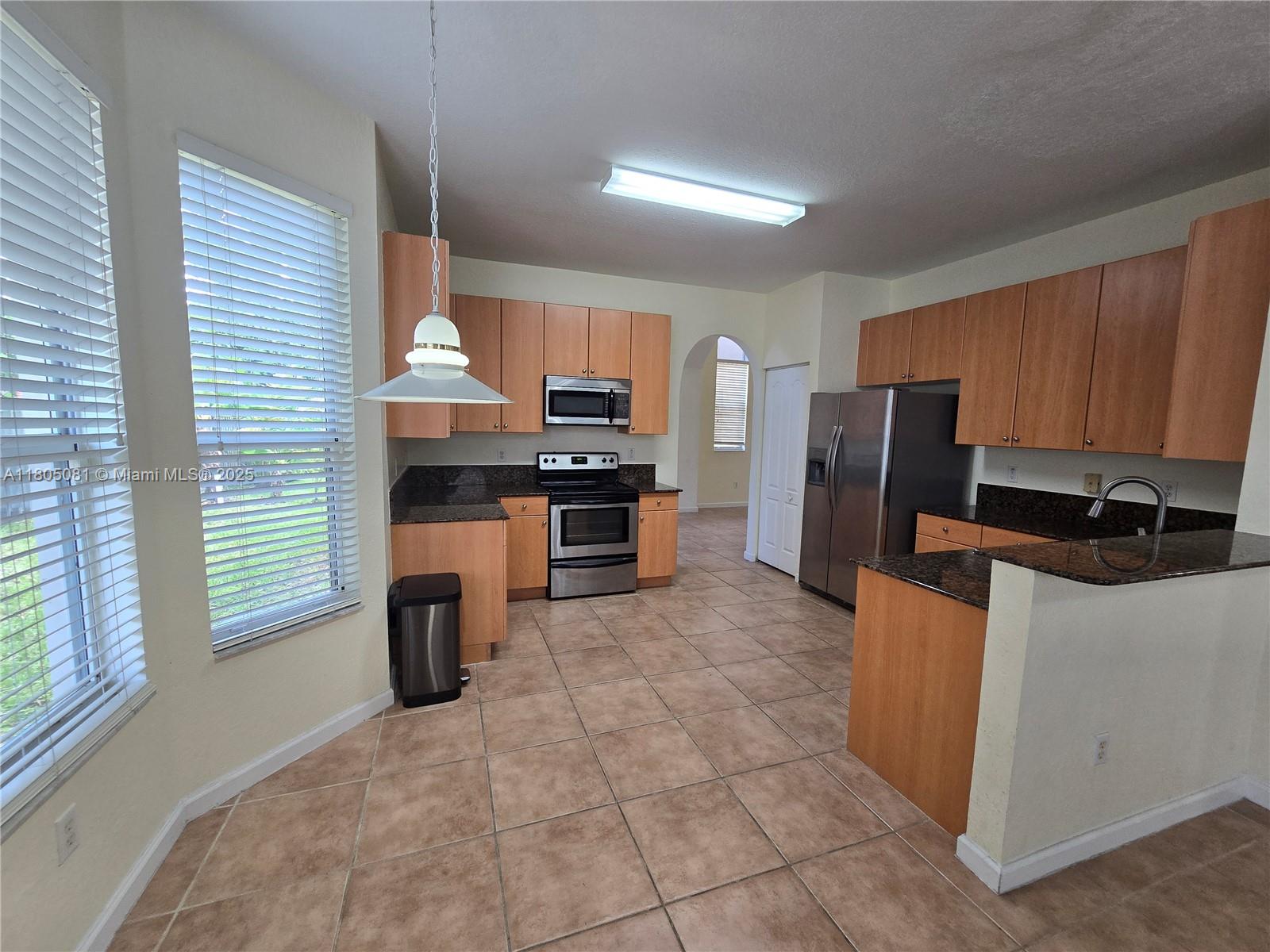 1750 Ne 37th Pl Property Photo 21