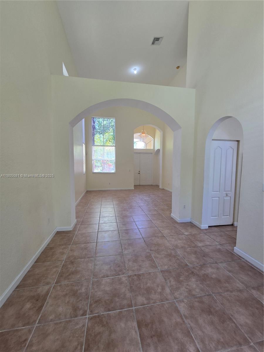 1750 Ne 37th Pl Property Photo 27