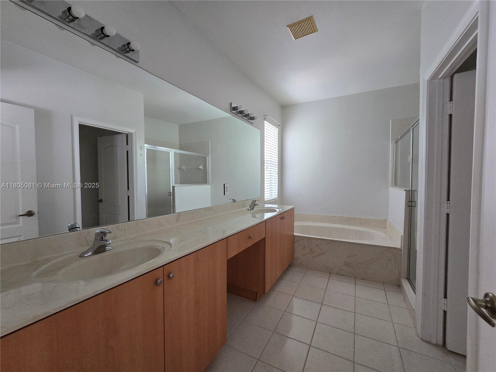 1750 Ne 37th Pl Property Photo 31
