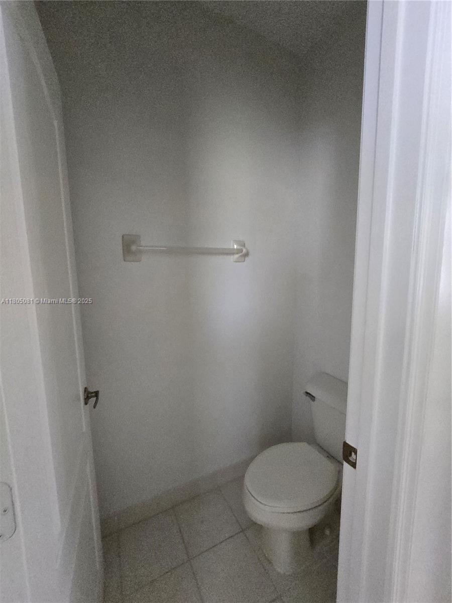 1750 Ne 37th Pl Property Photo 35