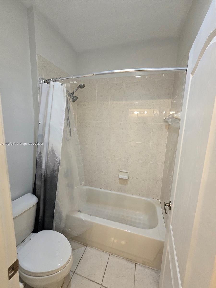 1750 Ne 37th Pl Property Photo 36