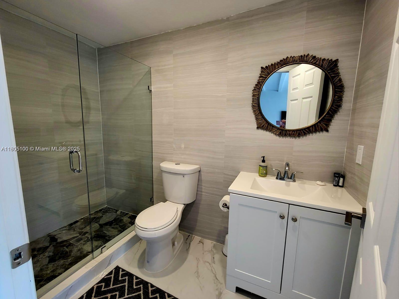 A11805100 Property Photo 5