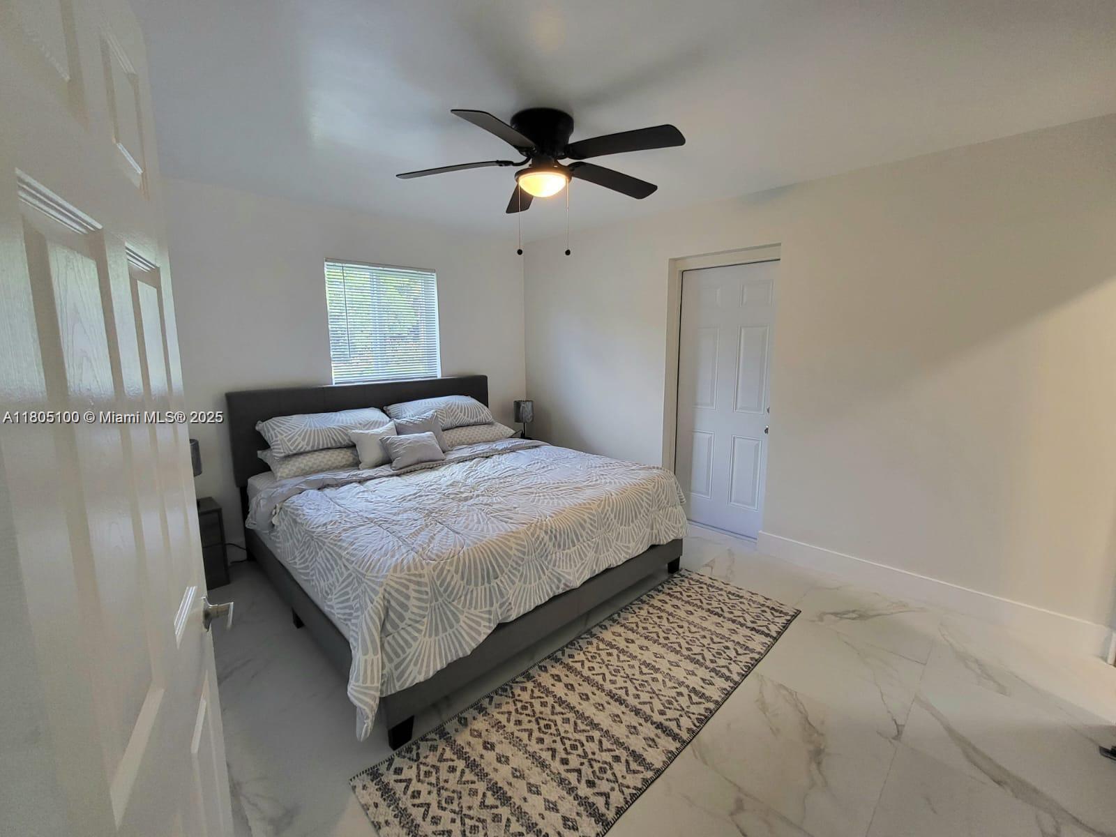 A11805100 Property Photo 6