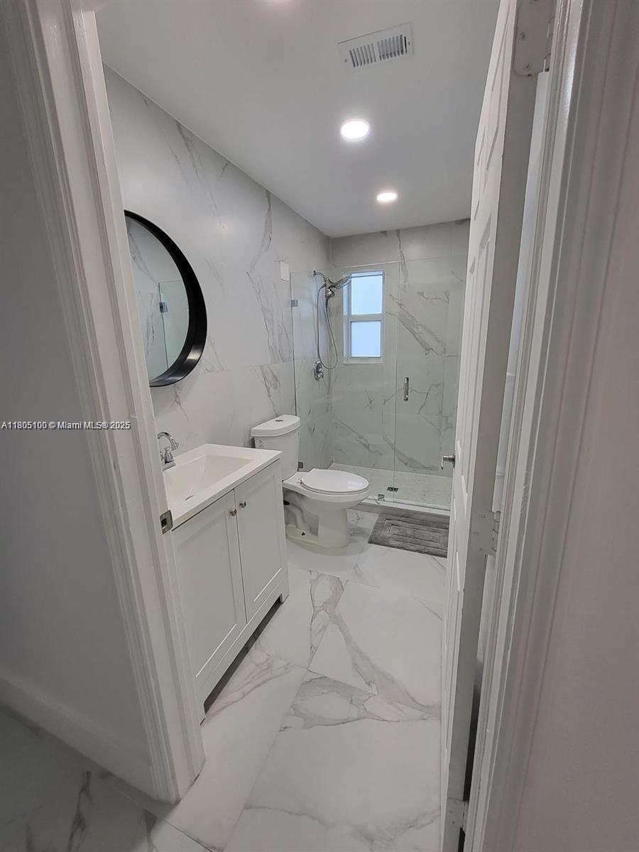 A11805100 Property Photo 9