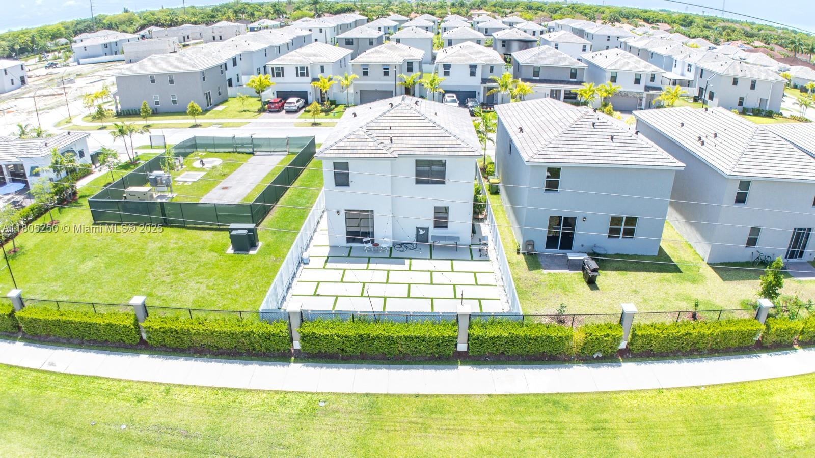 715 Se 17th Ave Property Photo 5