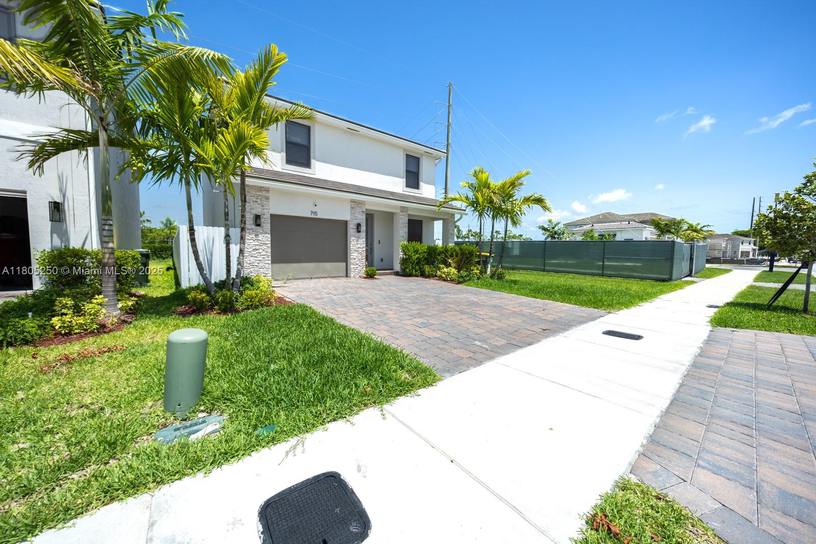 715 Se 17th Ave Property Photo 8