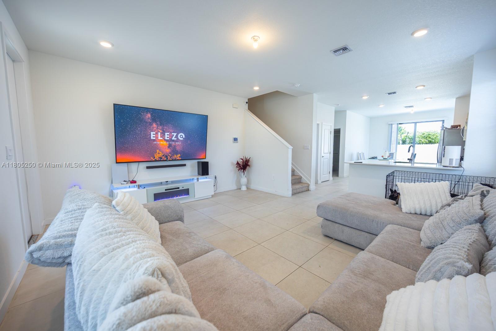 715 Se 17th Ave Property Photo 11