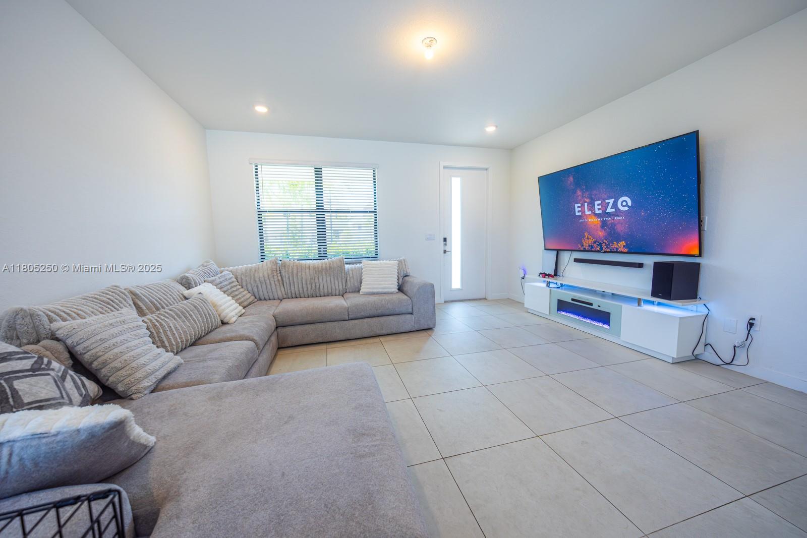 715 Se 17th Ave Property Photo 13