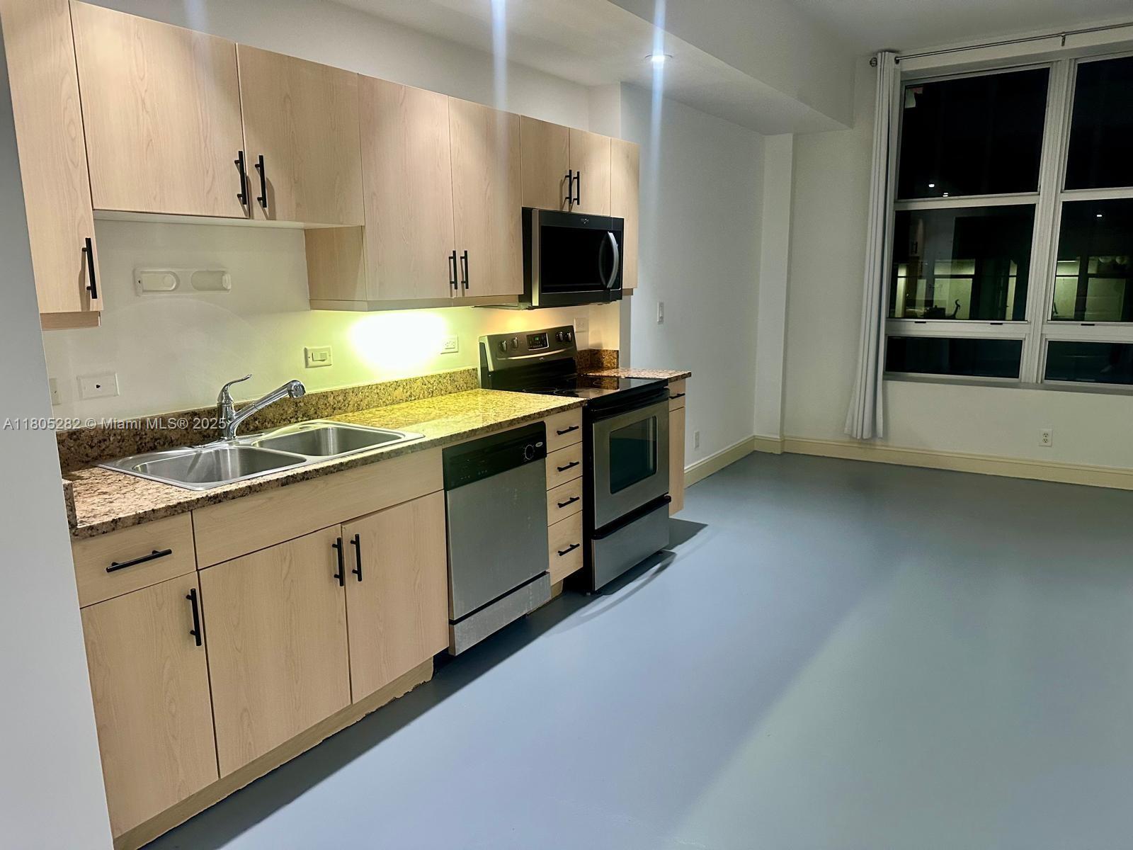 111 E Flagler 702 Property Photo 2