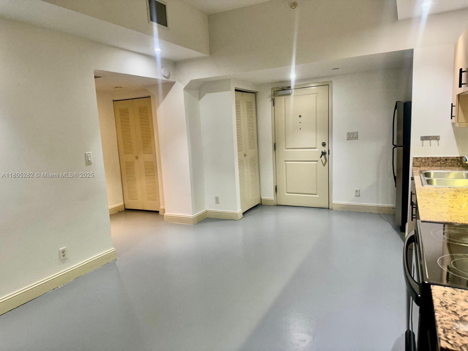 111 E Flagler 702 Property Photo 3