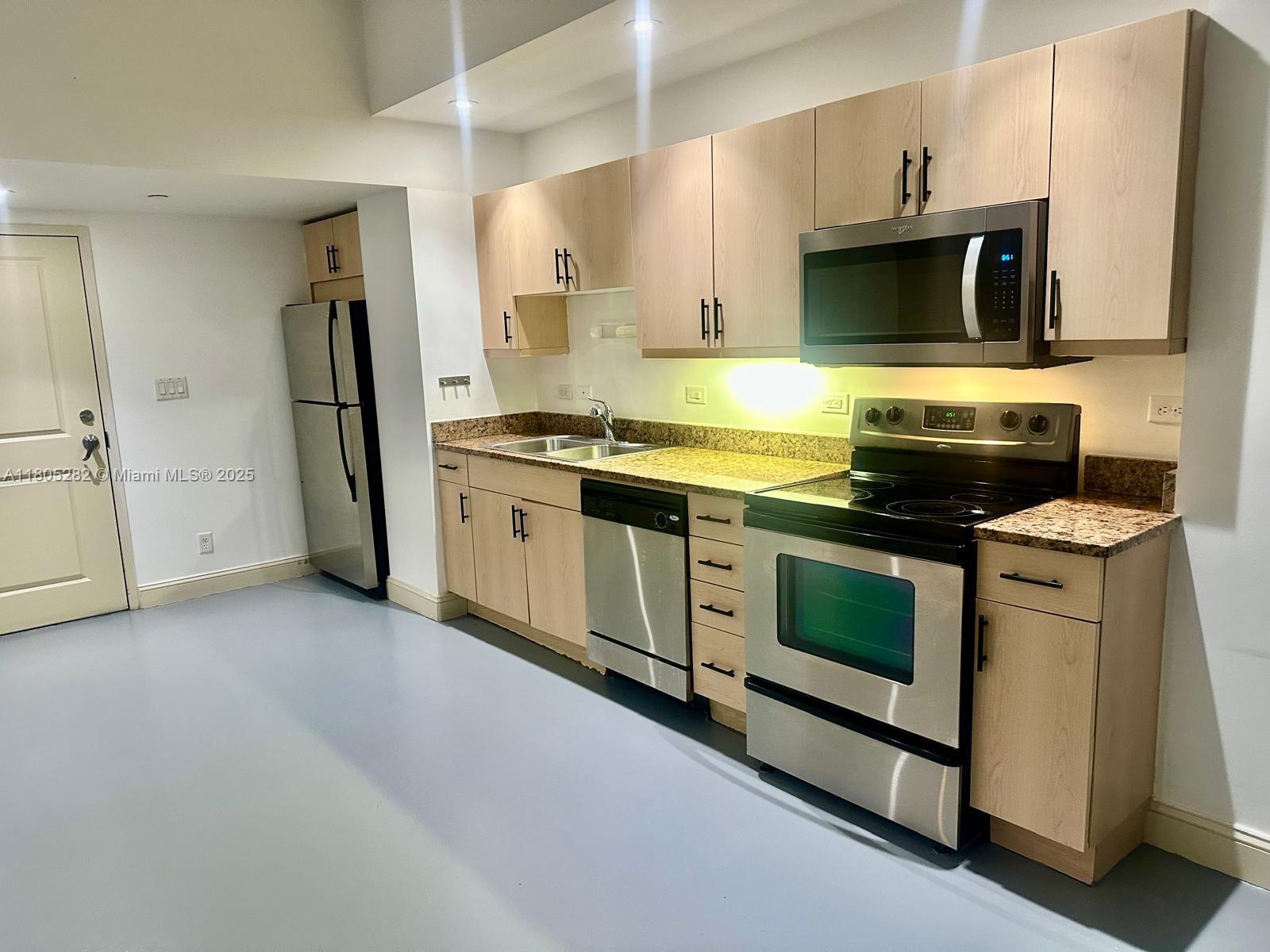 111 E Flagler 702 Property Photo 4