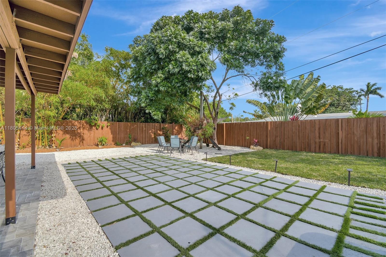 1100 Sw 20th St 1 Property Photo 16