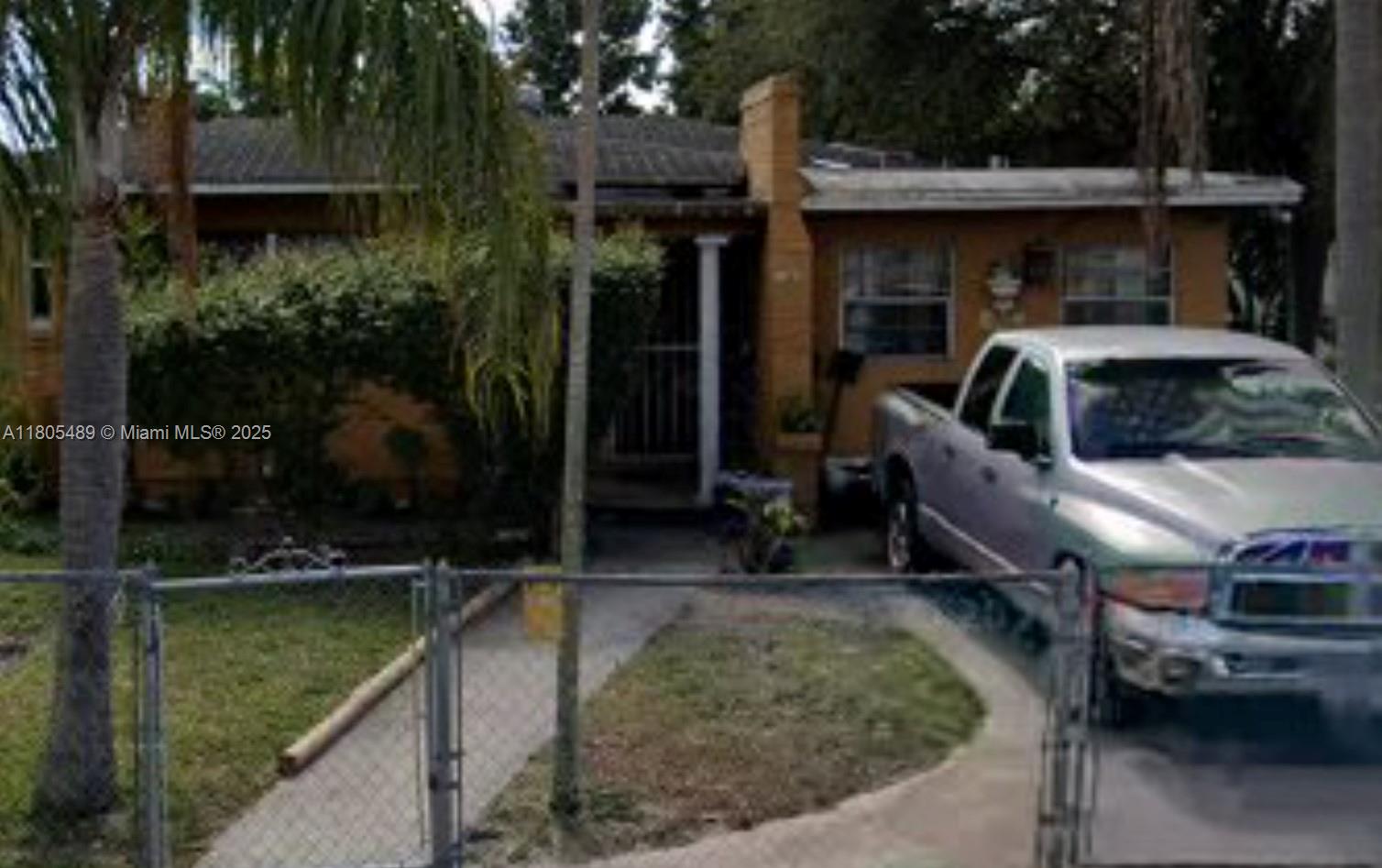 1076 NW 77th St Property Photo 1