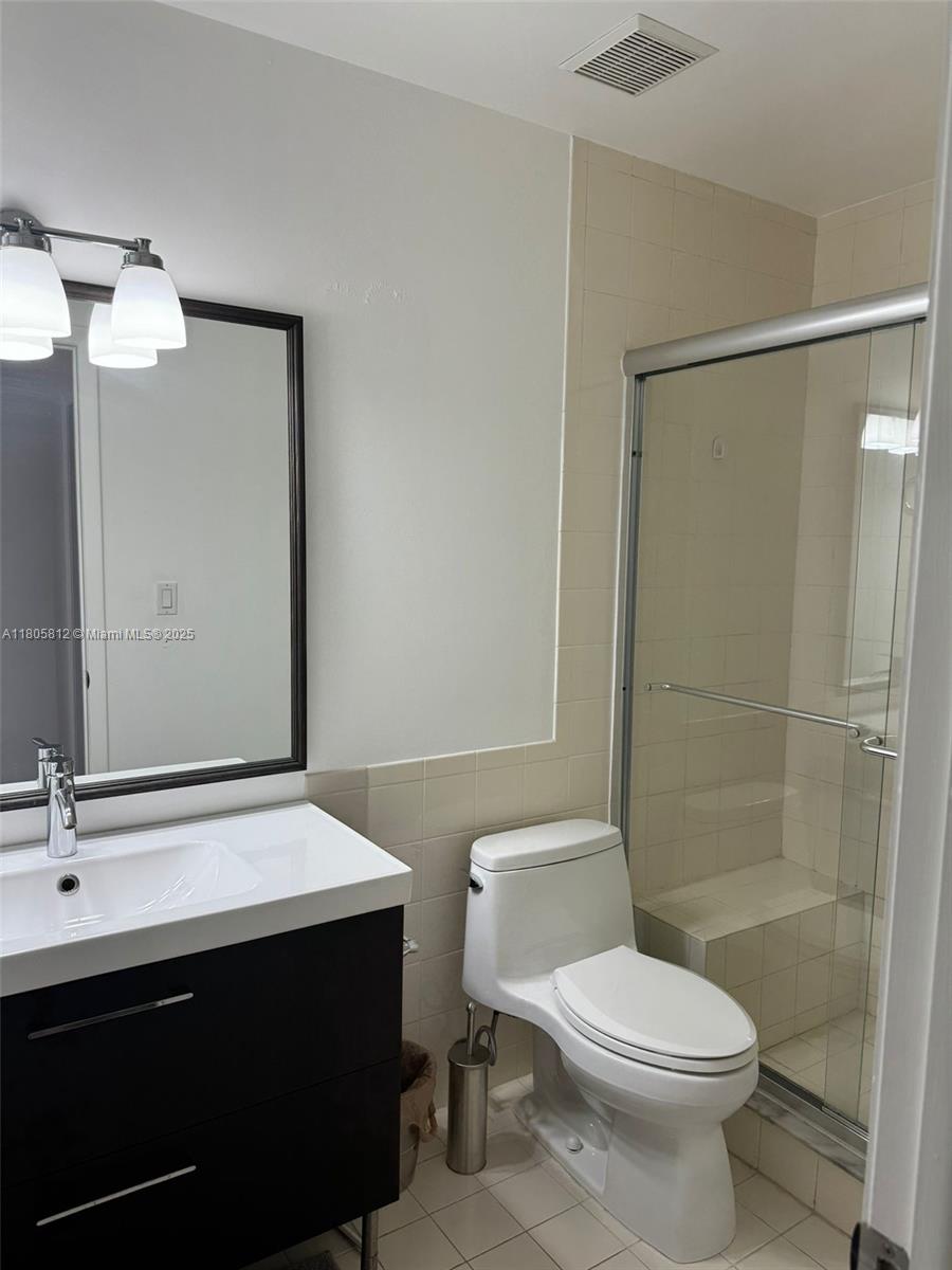 8816 Collins Ave Property Photo 12