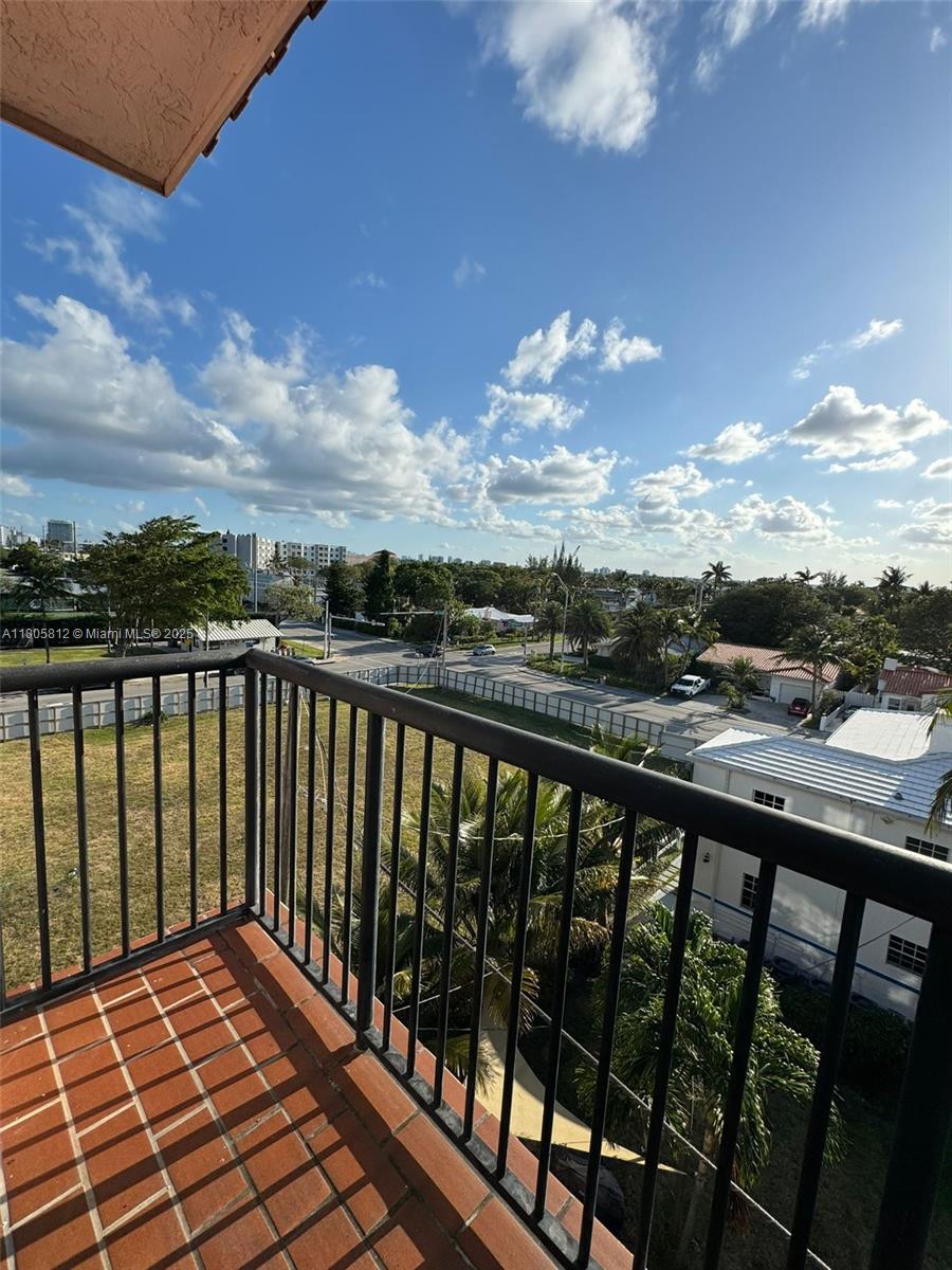 8816 Collins Ave Property Photo 13
