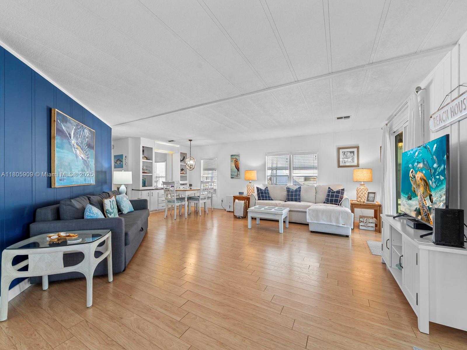 806 S Jade Dr 806 Property Photo 2