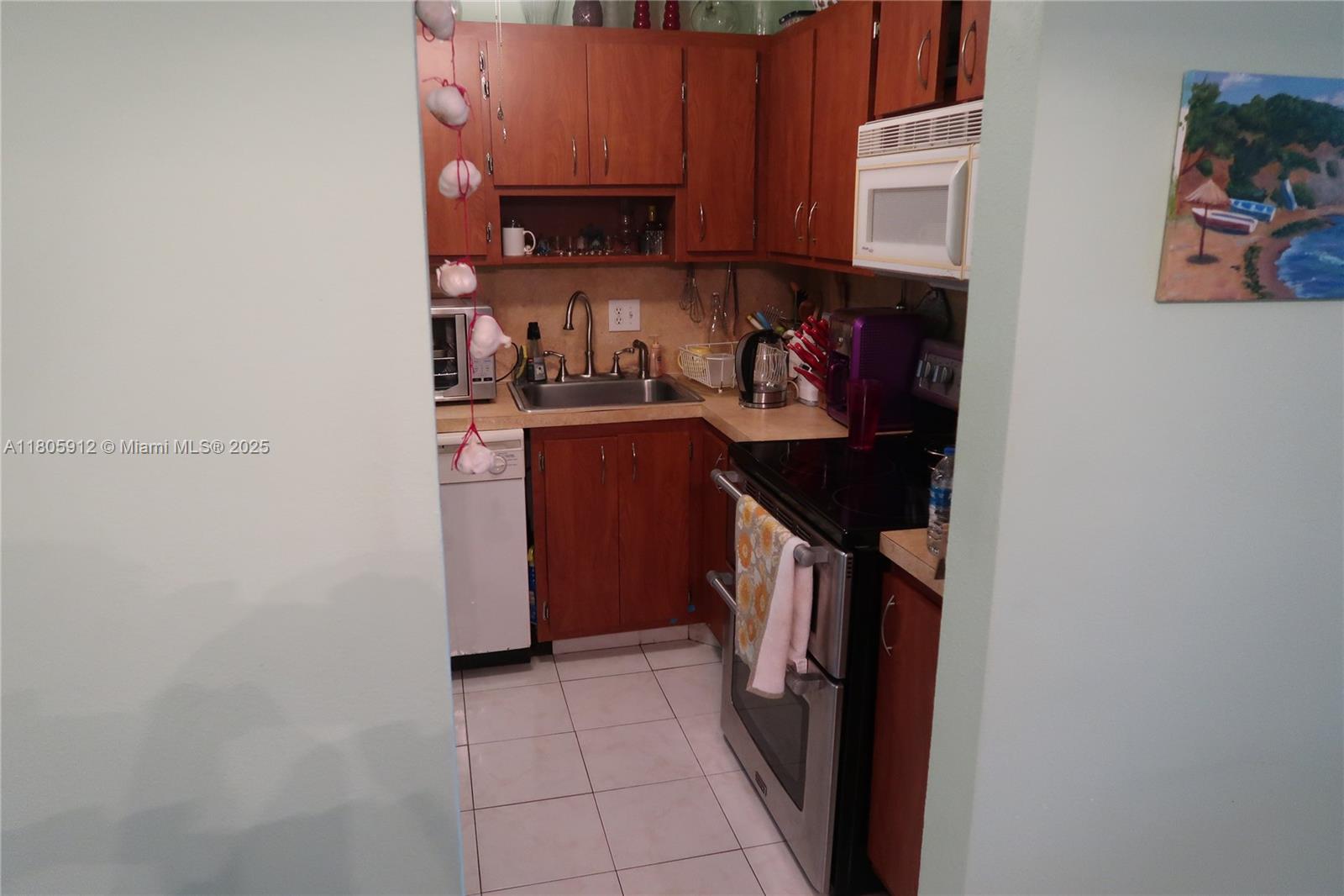 700 Layne Blvd 112 Property Photo 5