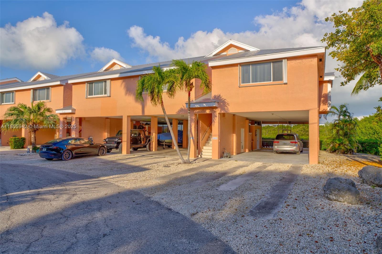 9860 Leeward Ave Property Photo