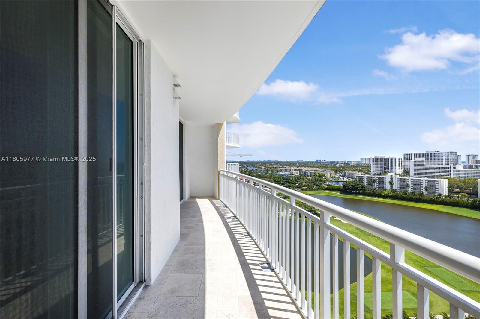 1755 E Hallandale Beach Blvd 1604e Property Photo 2