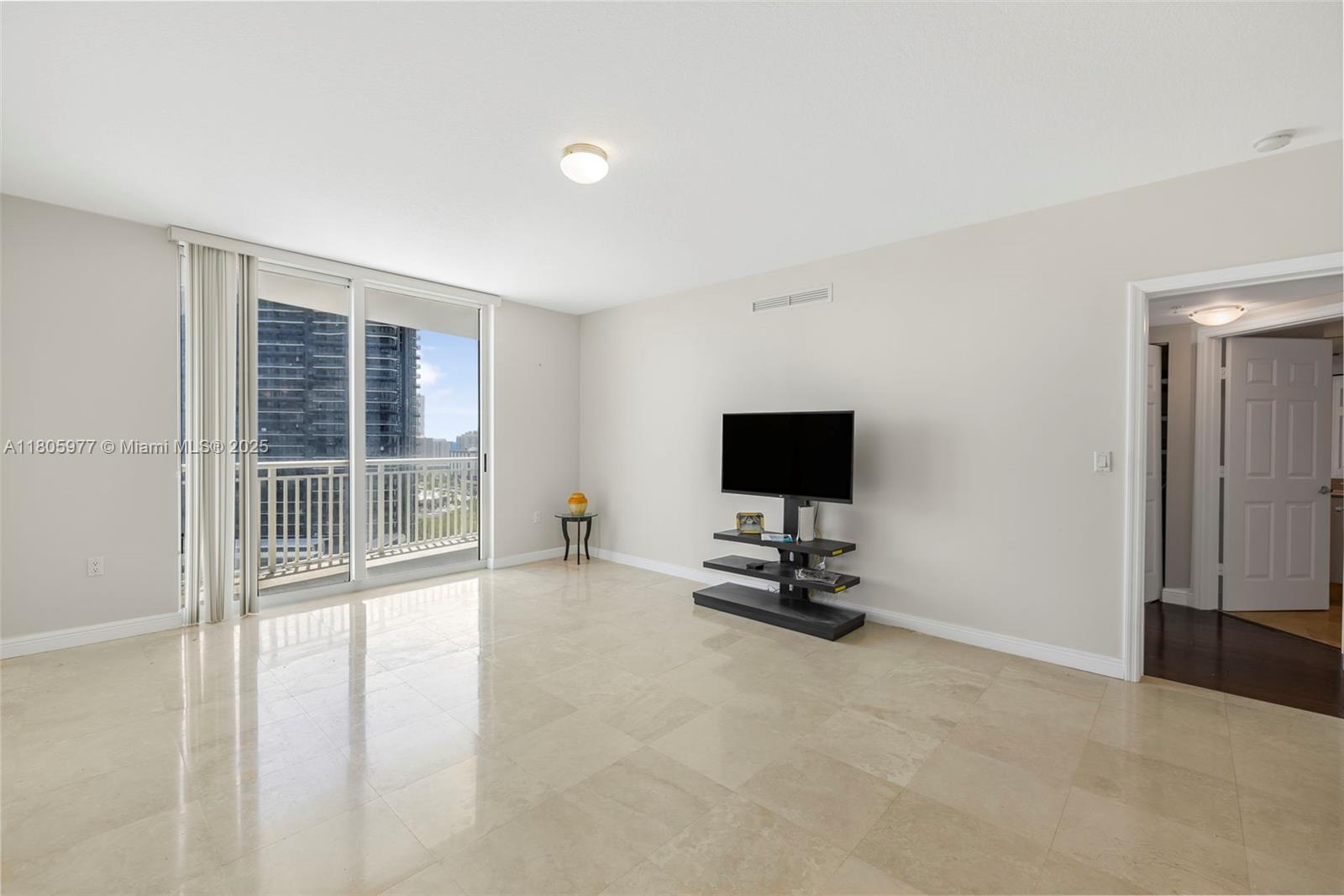 1755 E Hallandale Beach Blvd 1604e Property Photo 8