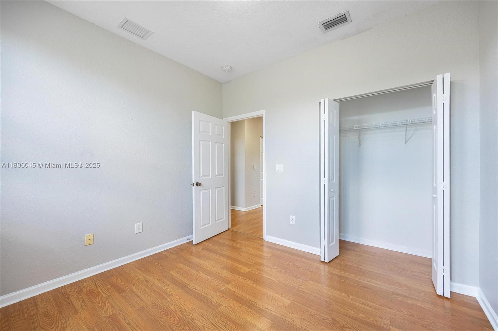 623 Ne 21st Ter Property Photo 28