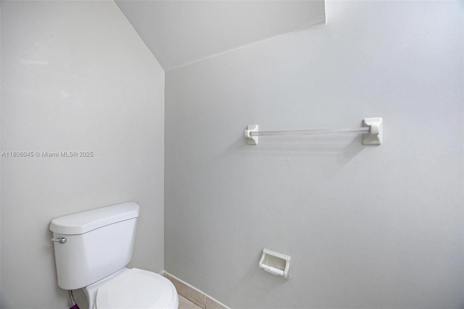 623 Ne 21st Ter Property Photo 36