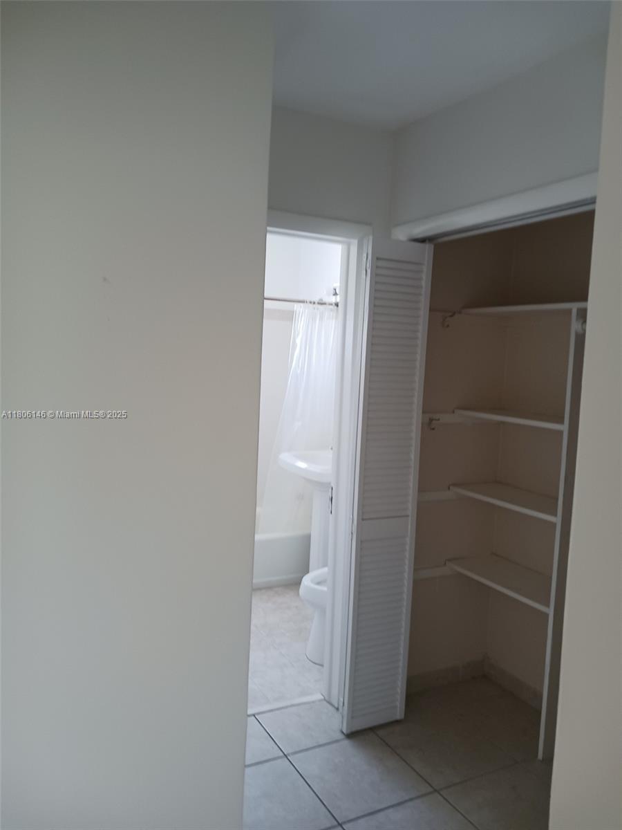 2700 Ne 135th St 30 Property Photo 6