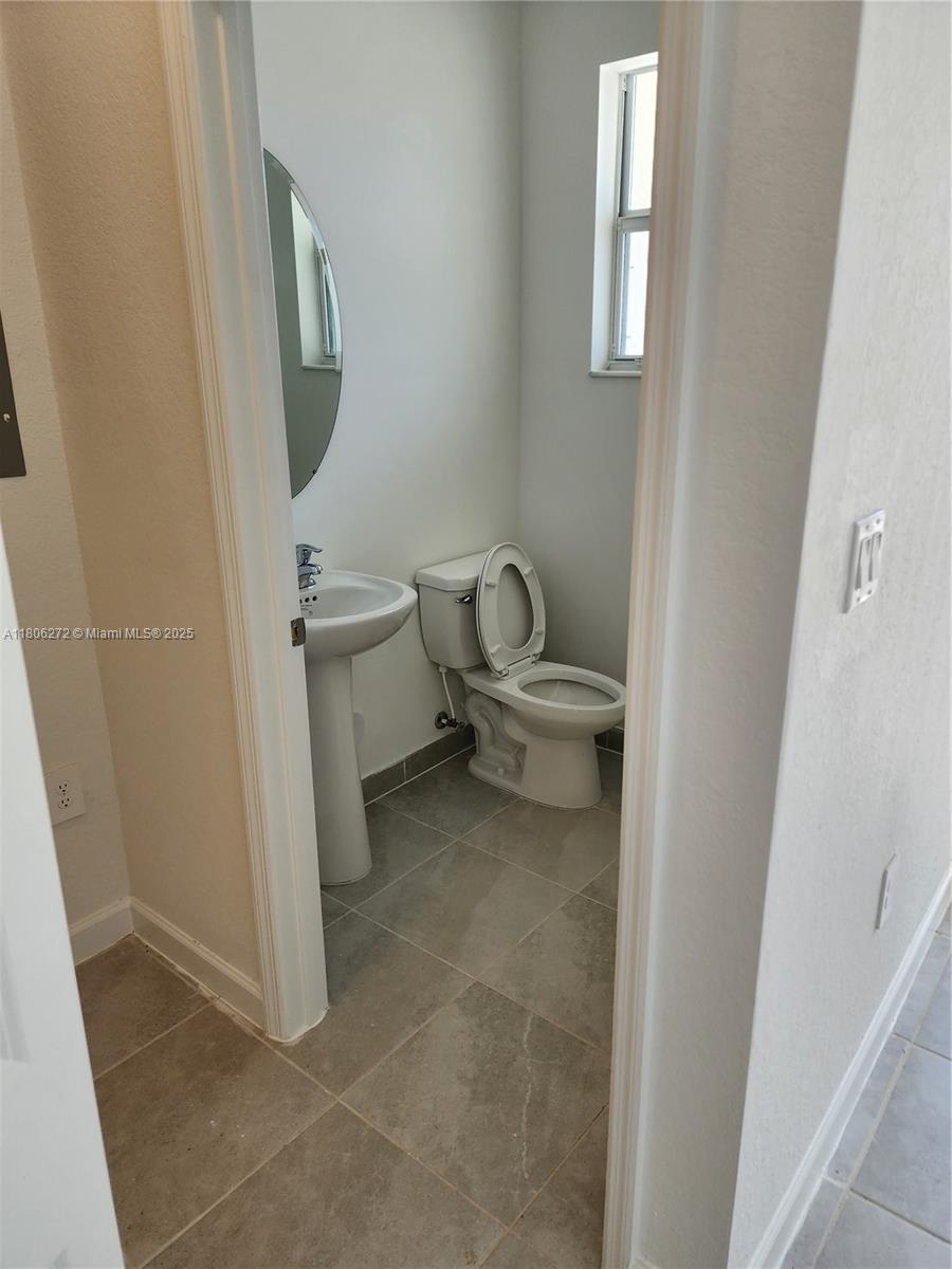 2645 Se 17th St Property Photo 5