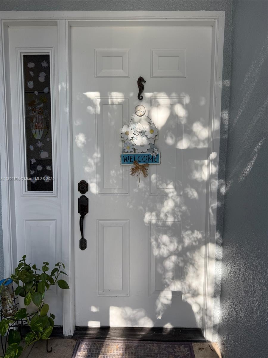 737 Se 22nd Dr Property Photo 1