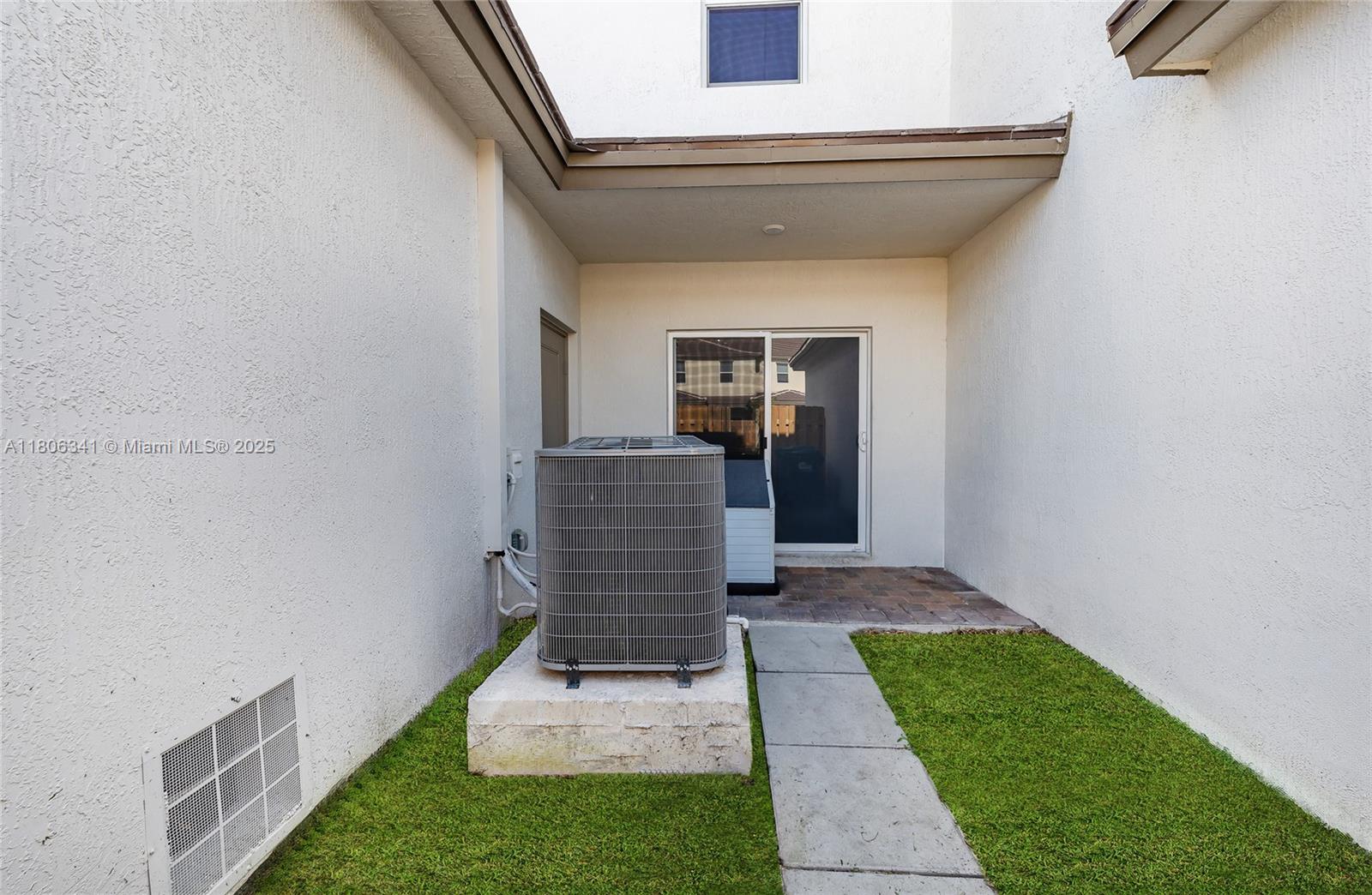 26480 Sw 148th Ct 26480 Property Photo 8