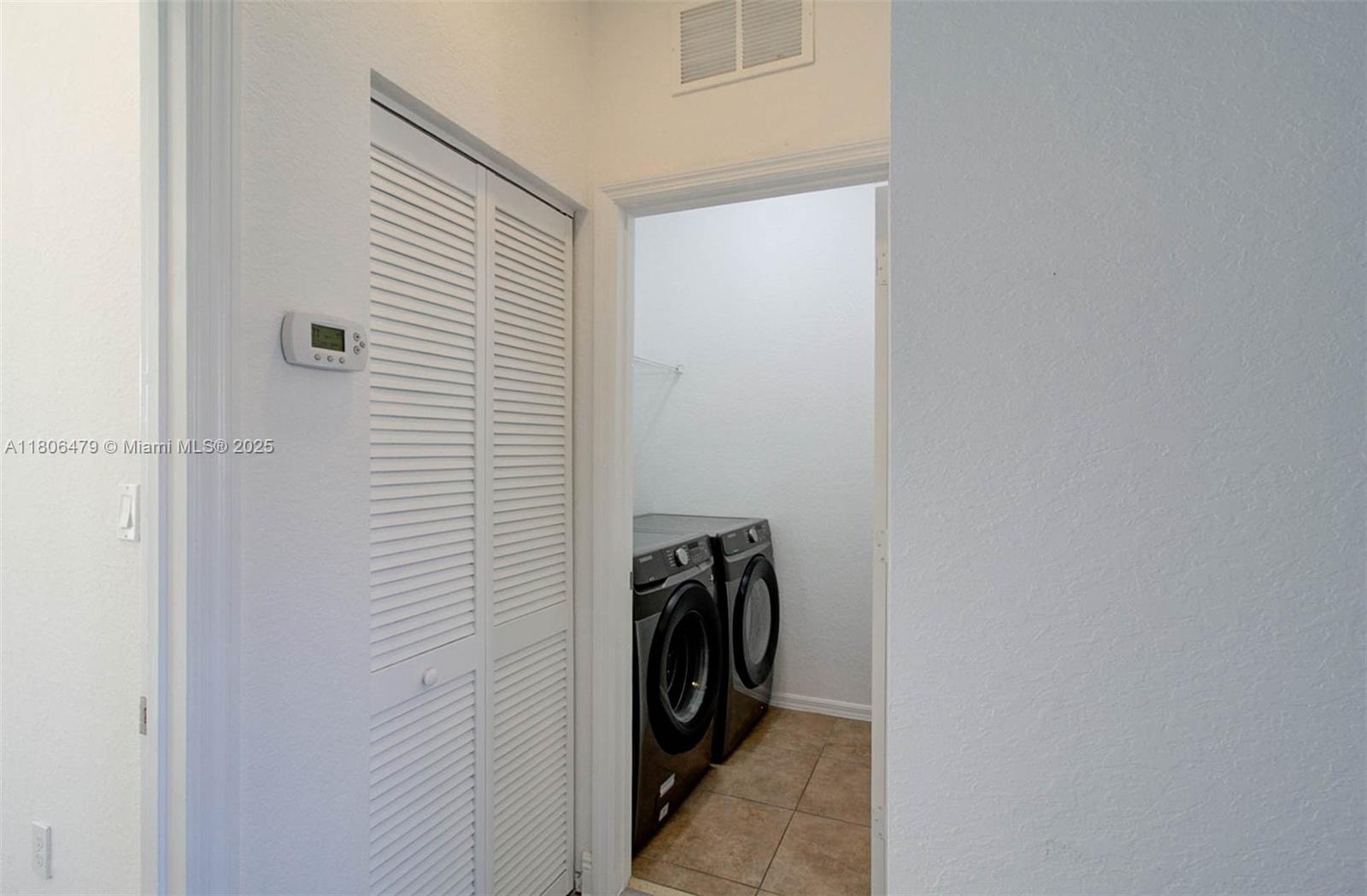 639 Ne 33rd Ter Property Photo 17