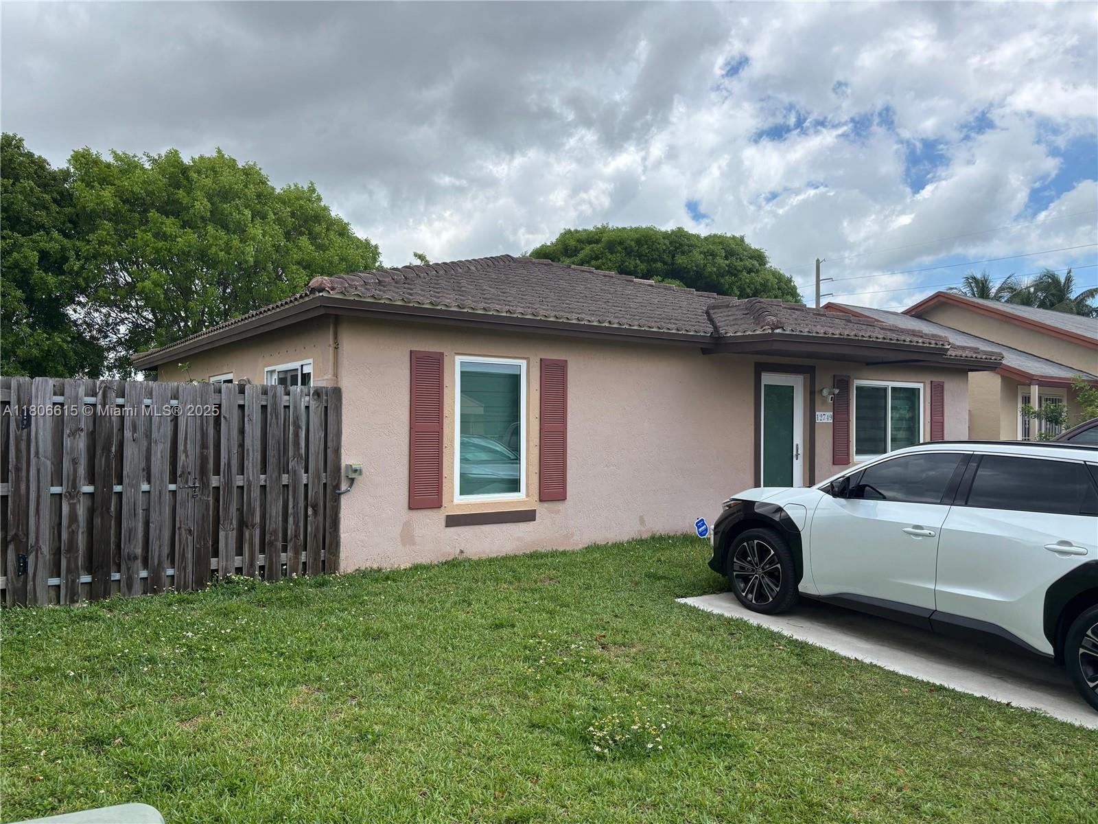12749 Sw 256th Ter Property Photo 2