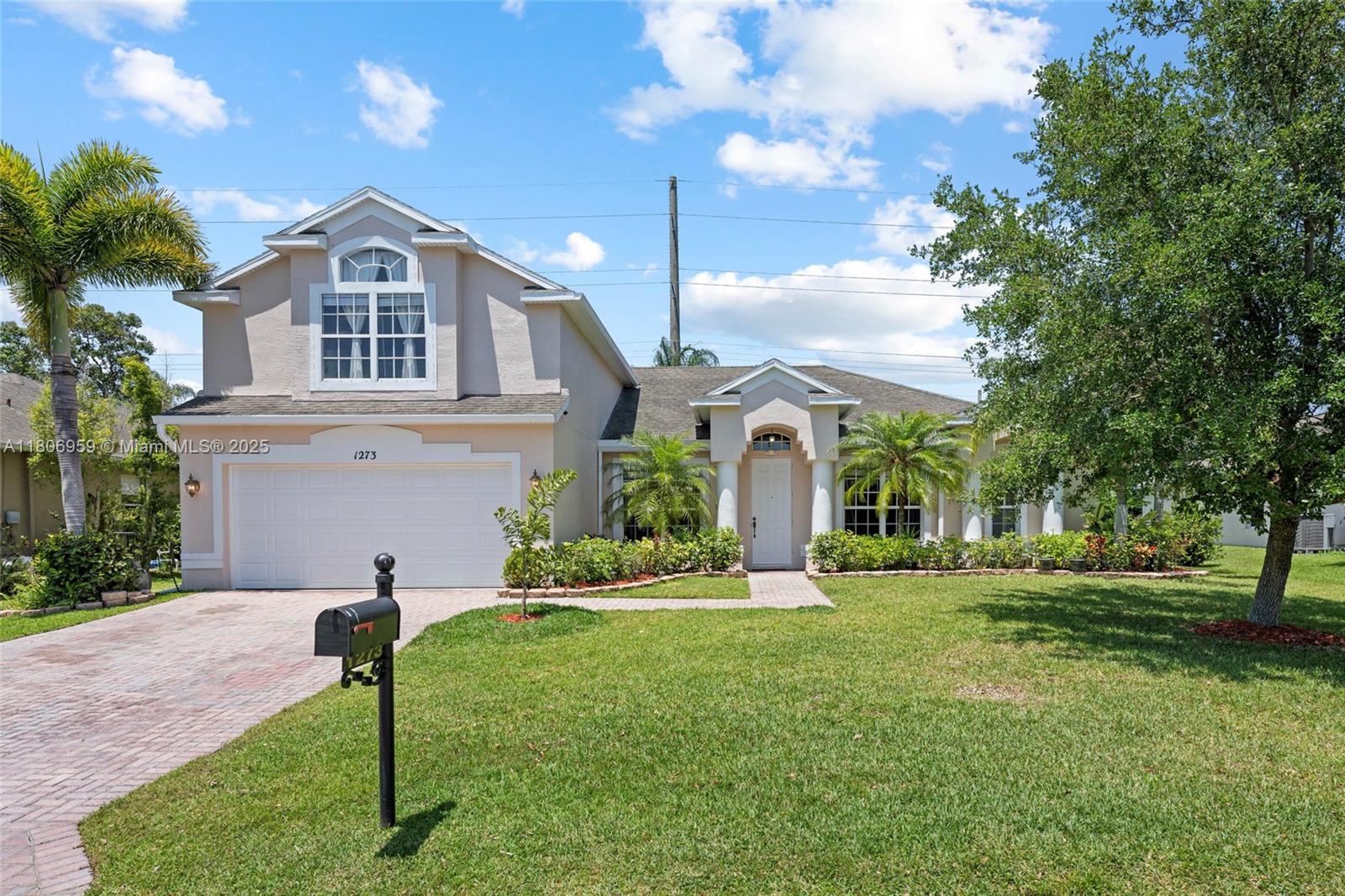 1273 Scarlet Oak Cir Property Photo 1